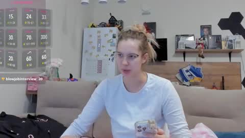 Snapshot of ms_foryou chatting on February 5, 2026, 3:44 am Ms ForYOU online show from February 5, 2026, 3:44 am