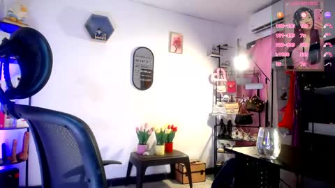 MISS LISSA online show from April 1, 2026, 7:55 pm