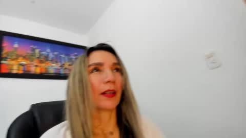 Snapshot of ms_lunarose chatting on January 15, 2026, 8:34 pm ms_lunarose online show from January 15, 2026, 8:34 pm