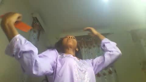 ms_luxe online show from February 5, 2026, 8:02 pm