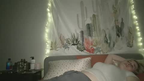 msclairewhatever online show from December 5, 2025, 8:01 am