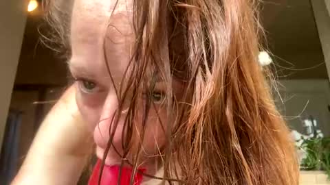 Snapshot of msfreckles92 chatting on May 2, 2026, 5:07 pm msfreckles92 online show from May 2, 2026, 5:07 pm