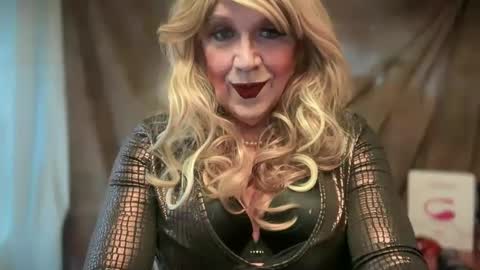 mskarentoy online show from October 7, 2025, 7:11 pm