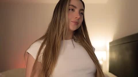 Snapshot of mssophie_war chatting on February 5, 2026, 4:11 pm Sophie online show from February 5, 2026, 4:11 pm