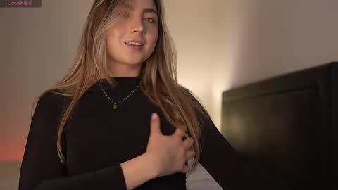 Snapshot of mssophie_war chatting on February 12, 2026, 2:56 pm Sophie online show from February 12, 2026, 2:56 pm