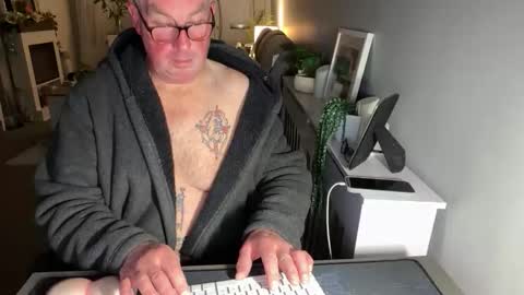 mtb1697 online show from April 6, 2026, 10:44 pm