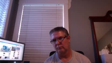 Snapshot of mtbrdr76 chatting on February 17, 2026, 11:44 pm Fun time Daddy online show from February 17, 2026, 11:44 pm