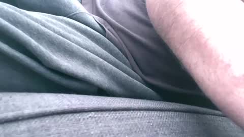 mucker13 online show from October 4, 2025, 1:42 pm