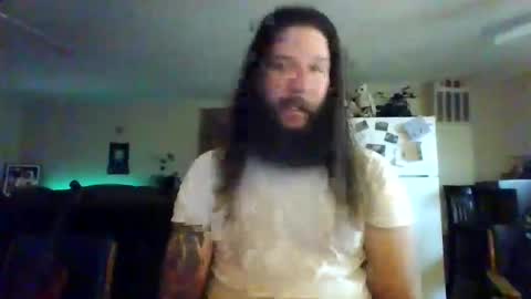 Snapshot of mudge chatting on February 5, 2025, 3:23 am Mudge online show from February 5, 2025, 3:23 am