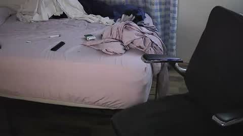 Muffdiver online show from March 4, 2025, 9:07 am