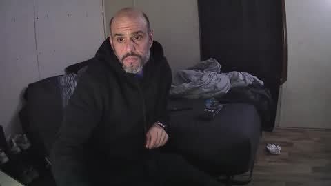 Snapshot of muffdiver718 chatting on February 4, 2026, 2:28 am Muffdiver online show from February 4, 2026, 2:28 am