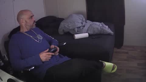 Snapshot of muffdiver718 chatting on February 11, 2026, 2:49 am Muffdiver online show from February 11, 2026, 2:49 am