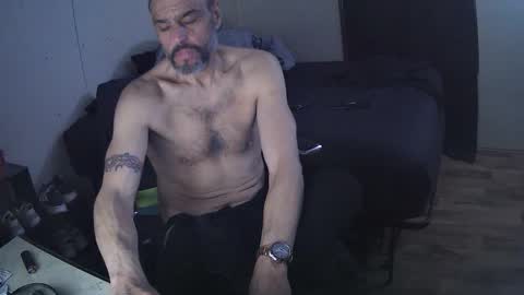 Snapshot of muffdiver718 chatting on March 5, 2026, 12:17 am Muffdiver online show from March 5, 2026, 12:17 am