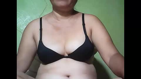 muffy_bunny online show from December 17, 2025, 10:27 pm