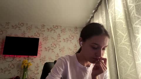 Tia online show from April 7, 2026, 6:14 am