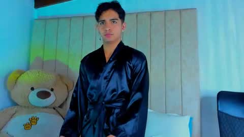 muichiro tokito1 online show from February 7, 2025, 3:45 am