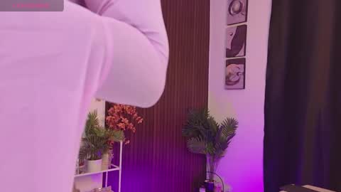 HEY GUYS IF YOU LIKE SEXY SHOW YOU ARE IN THE CORRECT PLACE CU WENESDAY PVT OPEN   TRANSMISSION TIME 5 PM - 10 PM COLOMBIA online show from May 27, 2026, 2:08 am