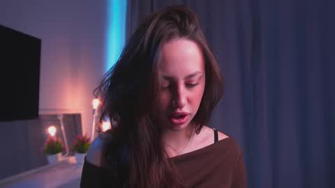 Kira online show from September 15, 2025, 4:12 am