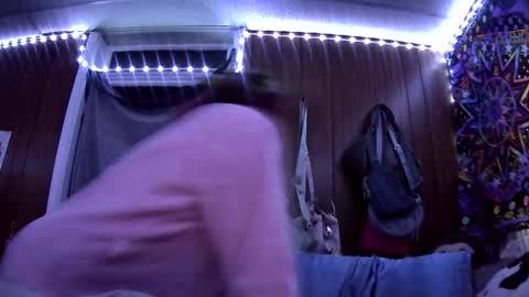 mumnxdor online show from February 13, 2026, 11:50 am