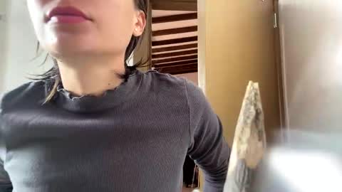 Snapshot of munchi_ chatting on December 22, 2024, 8:58 pm   online show from December 22, 2024, 8:58 pm