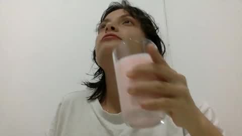 Snapshot of munchi_ chatting on January 14, 2025, 11:58 pm   online show from January 14, 2025, 11:58 pm