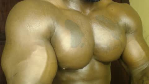 musclegod23 online show from November 19, 2025, 12:16 pm