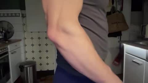 musclehair3 online show from November 15, 2025, 7:54 pm