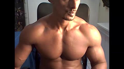 Snapshot of muscleoss chatting on January 9, 2025, 10:52 pm muscleoss online show from January 9, 2025, 10:52 pm