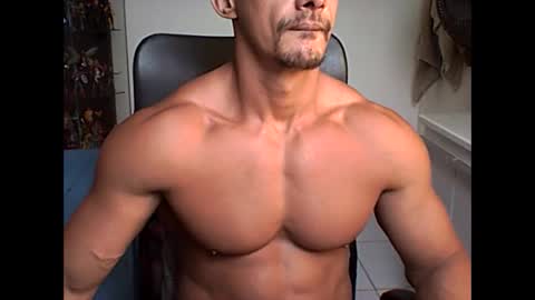 Snapshot of muscleoss chatting on January 14, 2025, 2:32 pm muscleoss online show from January 14, 2025, 2:32 pm