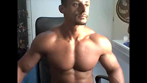 Snapshot of muscleoss chatting on January 16, 2025, 11:48 pm muscleoss online show from January 16, 2025, 11:48 pm