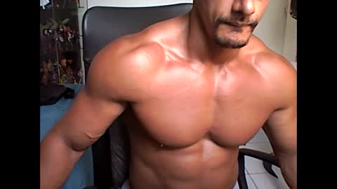 Snapshot of muscleoss chatting on January 28, 2025, 3:35 pm muscleoss online show from January 28, 2025, 3:35 pm