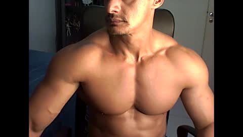 Snapshot of muscleoss chatting on March 11, 2025, 3:59 am muscleoss online show from March 11, 2025, 3:59 am