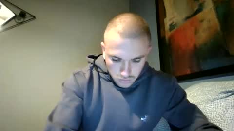 muscleshow00 online show from November 24, 2025, 12:32 am