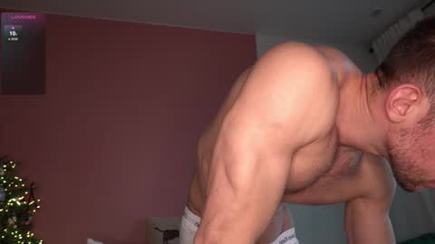 Snapshot of muscularfriend chatting on January 30, 2025, 10:40 am Ivan online show from January 30, 2025, 10:40 am