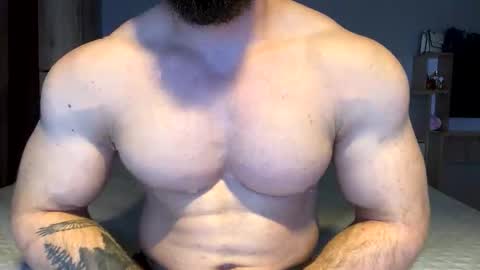 muscularjuggler online show from November 2, 2025, 5:26 pm