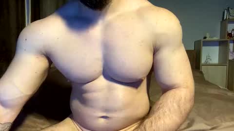 muscularjuggler online show from November 4, 2025, 4:17 pm