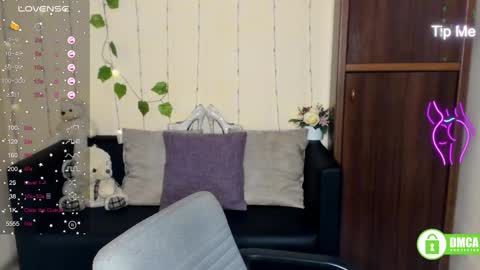 Snapshot of muse_kitty_jenia chatting on January 31, 2025, 9:37 pm Jenya online show from January 31, 2025, 9:37 pm