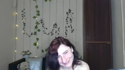 Jeneva online show from April 18, 2026, 7:58 pm