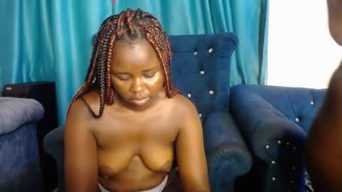 Snapshot of muse_melanin chatting on February 14, 2026, 8:05 pm Milly online show from February 14, 2026, 8:05 pm