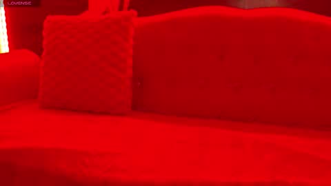 Luna  online show from October 26, 2025, 8:26 pm