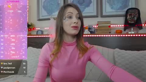 Luna  online show from October 27, 2025, 8:57 pm