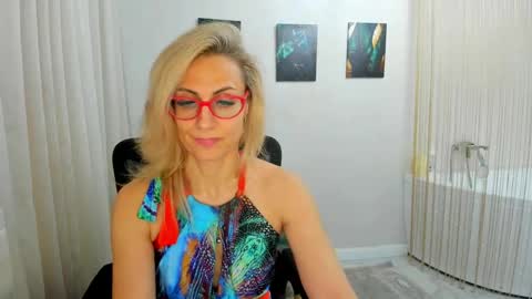 Snapshot of museofstage chatting on May 12, 2026, 11:40 am Diana online show from May 12, 2026, 11:40 am