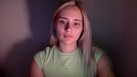 Snapshot of musescorner chatting on November 11, 2025, 4:40 pm musescorner online show from November 11, 2025, 4:40 pm