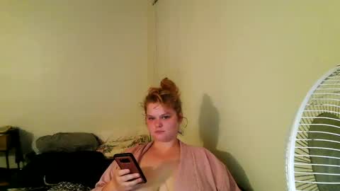 mushymummy000 online show from October 7, 2025, 12:24 pm