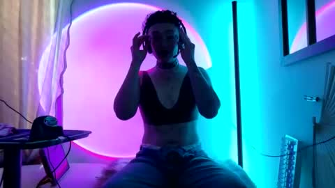 Snapshot of mx_anouk_divine chatting on February 28, 2026, 12:33 am Mx. Anouk Divine online show from February 28, 2026, 12:33 am