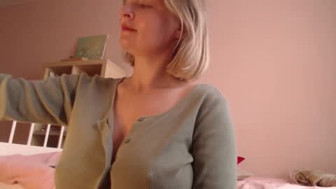 Hannah  welcome  online show from September 15, 2025, 2:28 pm