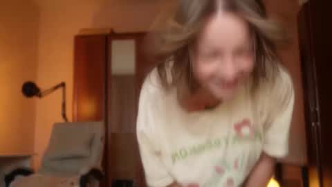 Snapshot of my_mia_ chatting on October 10, 2025, 9:19 am MIA I will be here Monday Wednesday Thursday Saturday online show from October 10, 2025, 9:19 am