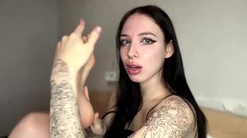 Viola online show from October 19, 2025, 7:53 am