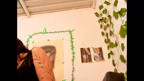 miagosling  NTMU  Dont forget follow me  online show from September 12, 2025, 5:02 pm