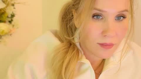 Mya-be Yours P online show from January 4, 2025, 12:27 am